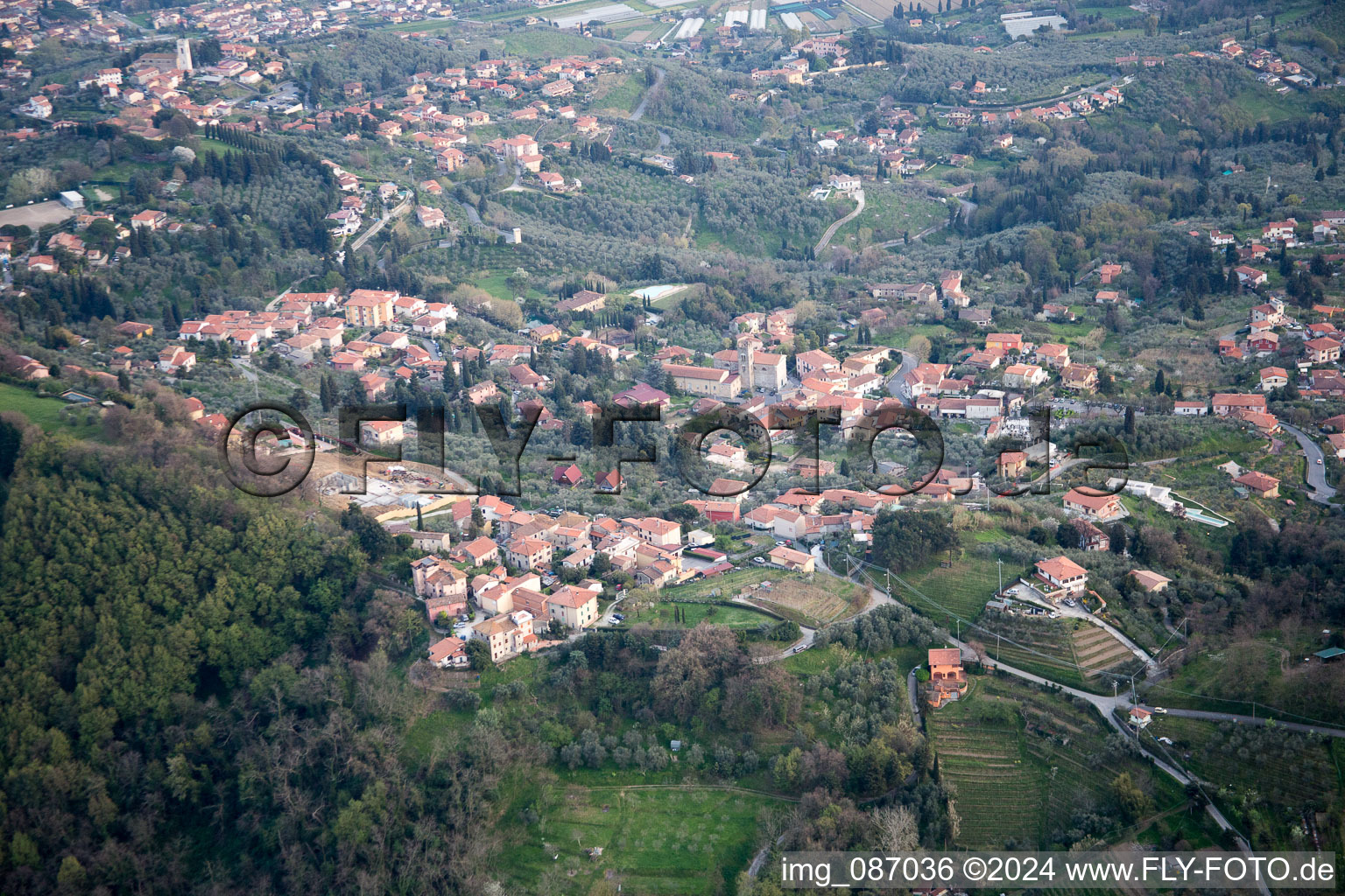 Pedona dans le département Toscane, Italie depuis l'avion