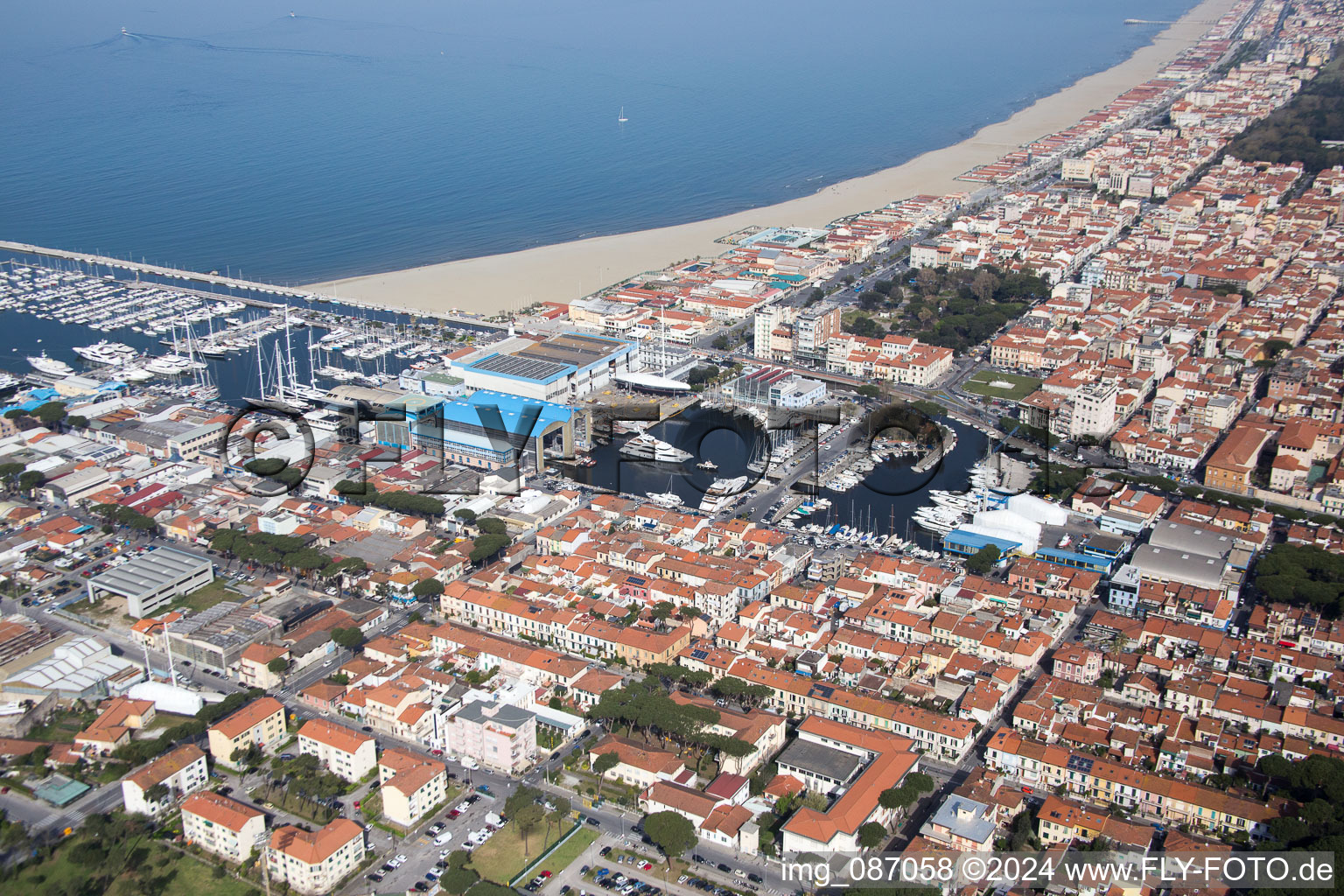 Viareggio dans le département Lucca, Italie du point de vue du drone