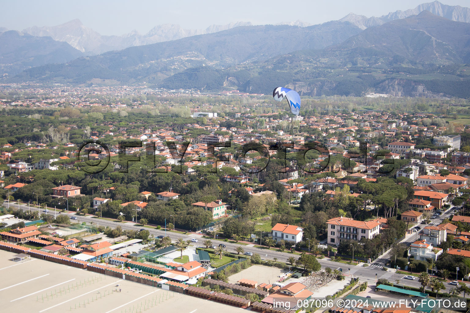 Photographie aérienne de Forte dei Marmi dans le département Lucca, Italie