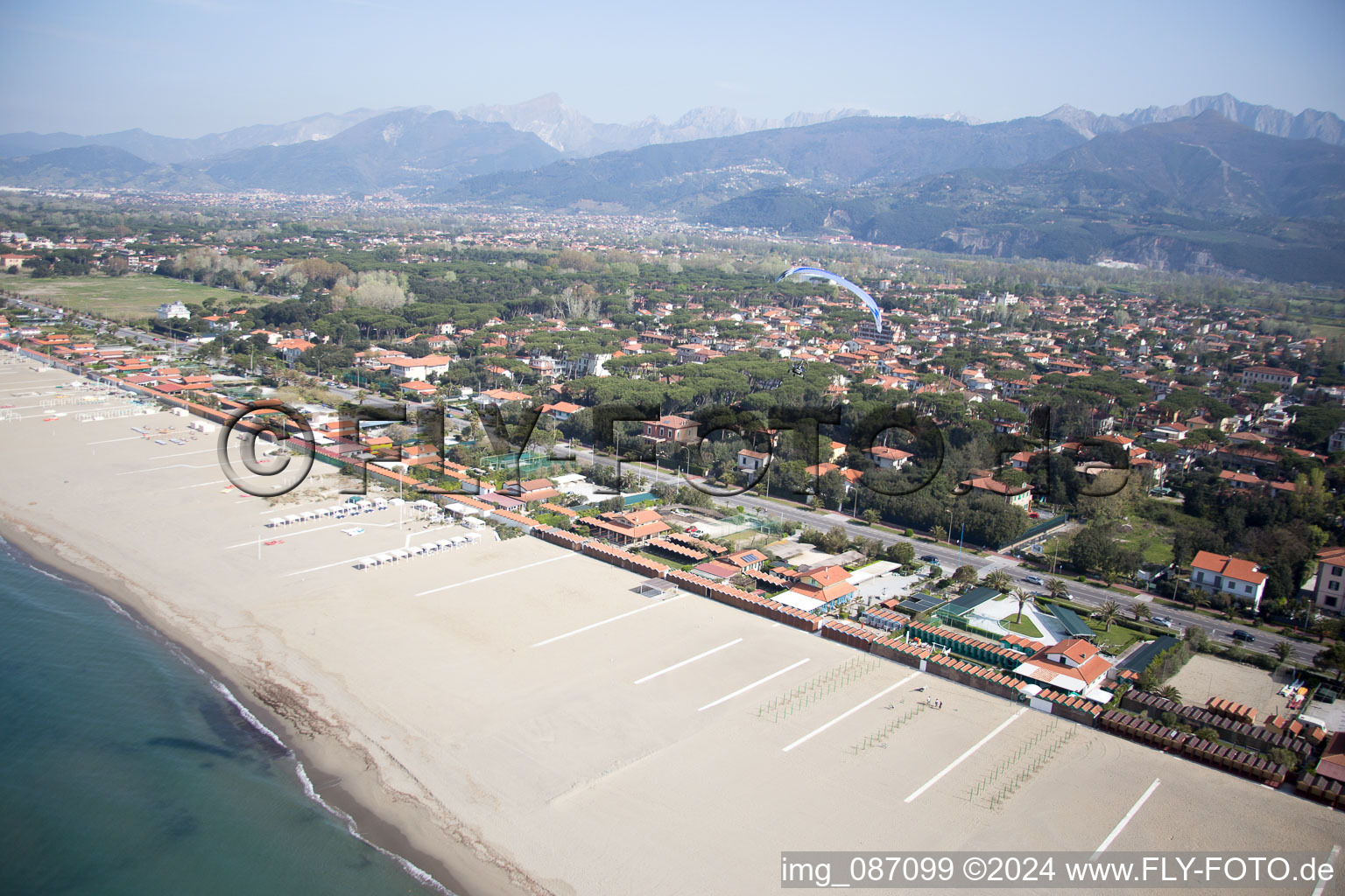 Forte dei Marmi dans le département Lucca, Italie hors des airs