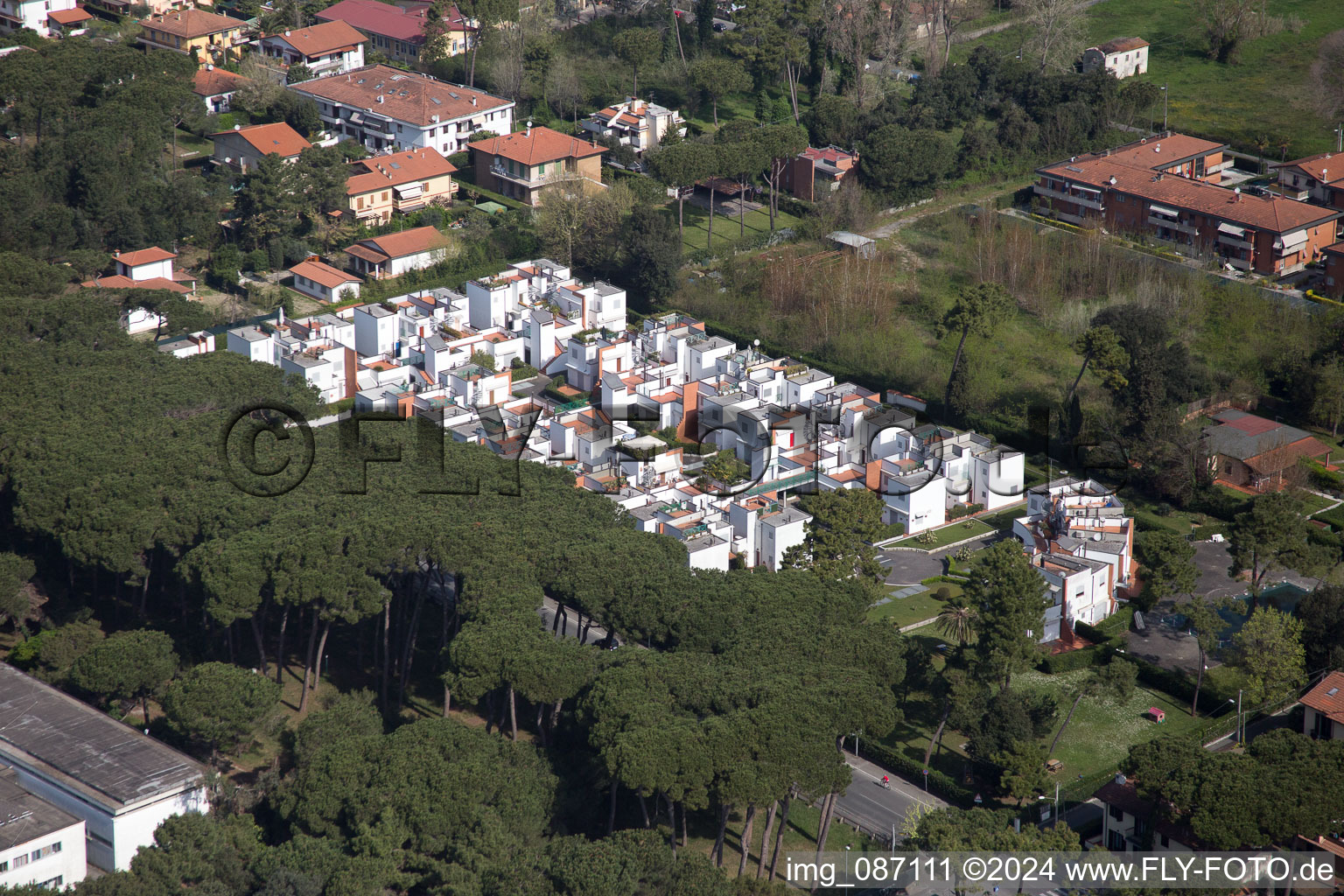 Vue aérienne de Marina di Massa dans le département Toscane, Italie