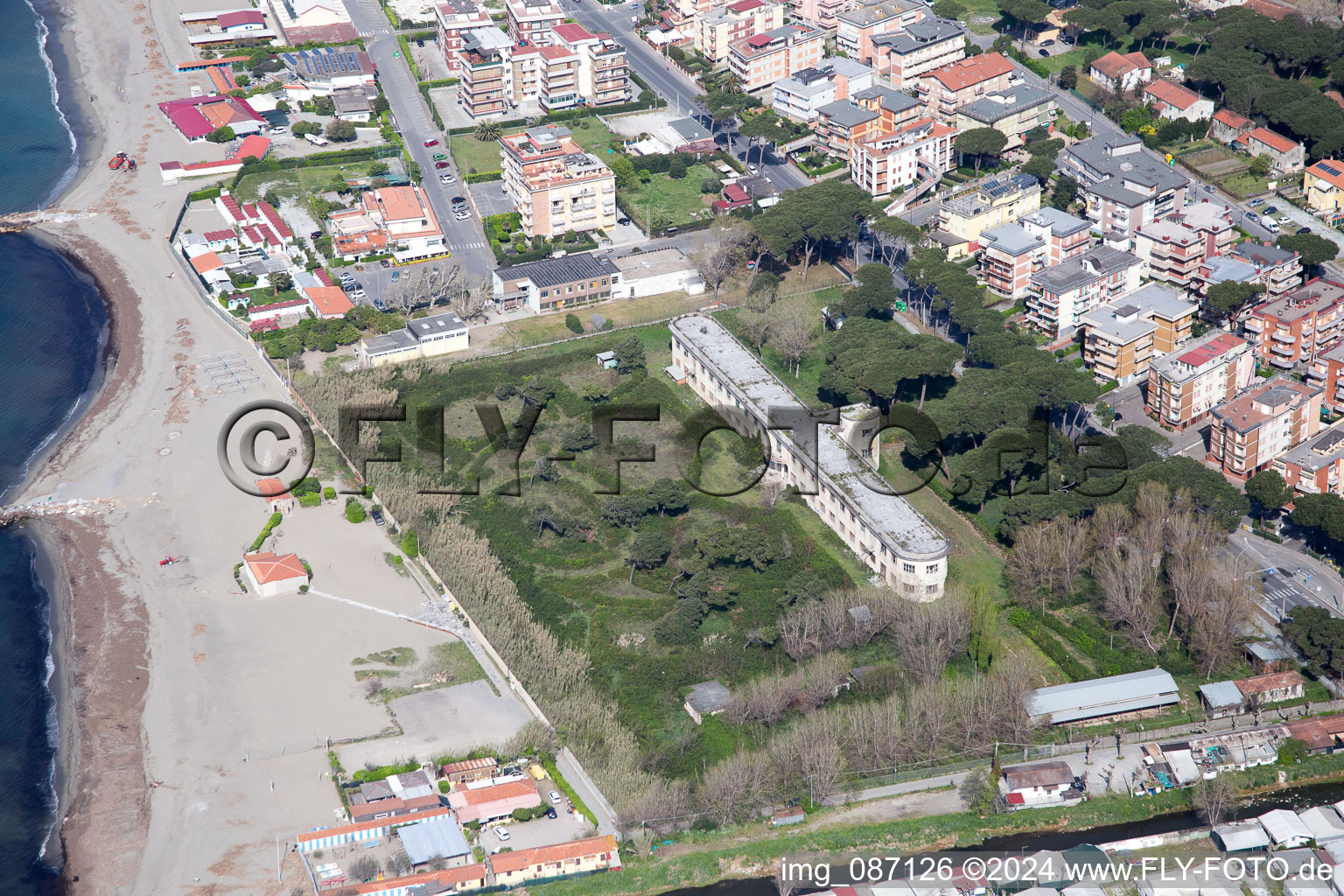 Vue aérienne de Marinella di Sarzana dans le département Ligurie, Italie