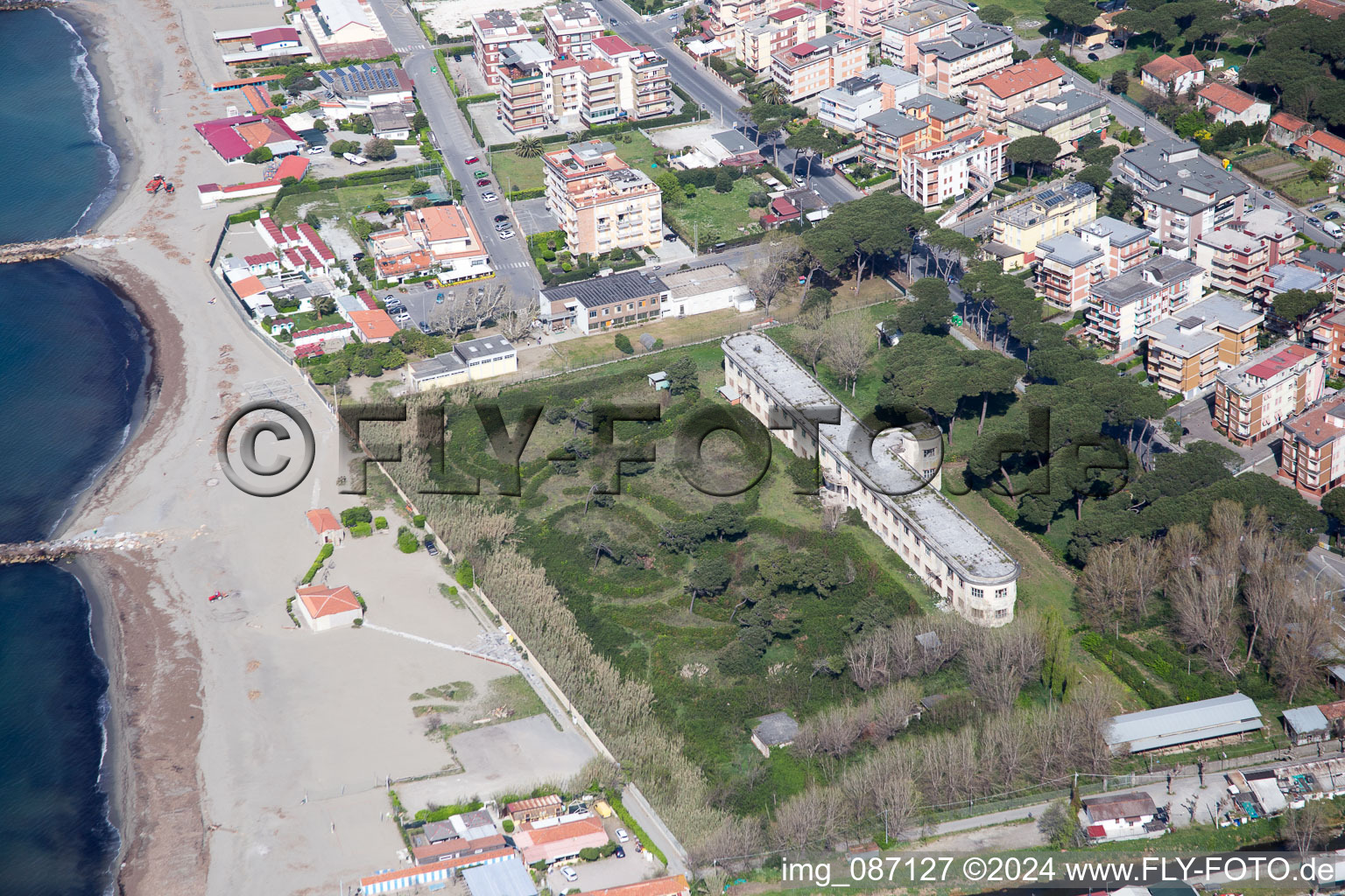 Vue aérienne de Marinella di Sarzana dans le département Ligurie, Italie