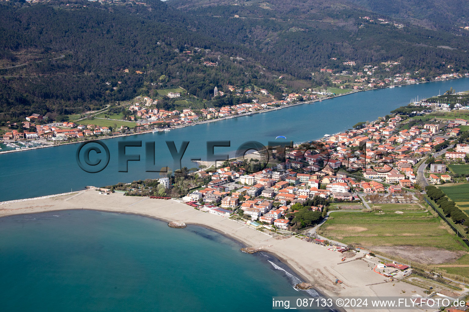 Marinella di Sarzana dans le département Ligurie, Italie vue d'en haut