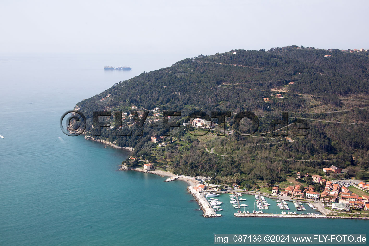 Vue aérienne de Fiumaretta di Ameglia dans le département Ligurie, Italie