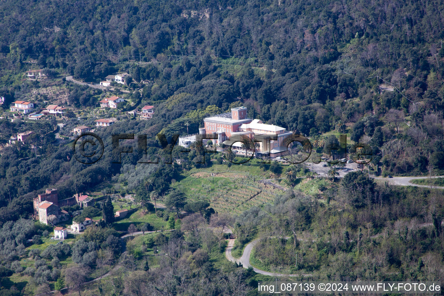 Vue oblique de Fiumaretta di Ameglia dans le département Ligurie, Italie