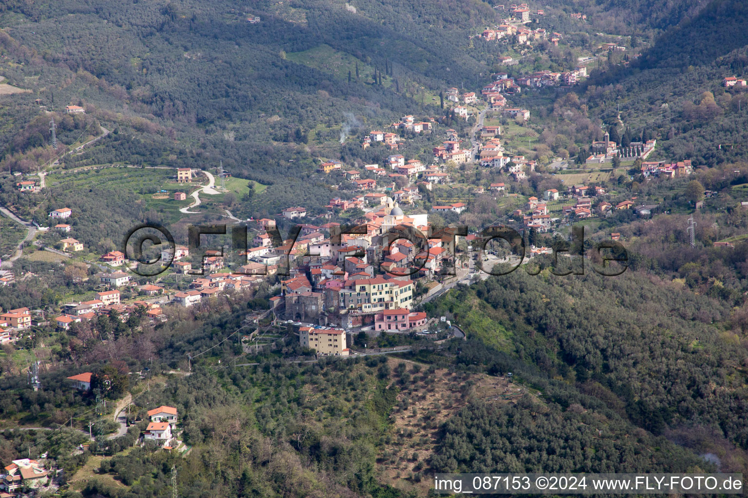 Vue oblique de Nicola dans le département Ligurie, Italie