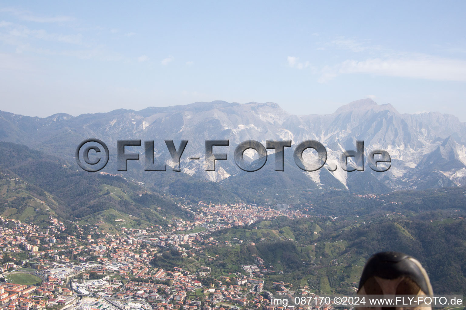 Vue aérienne de Carrara dans le département Massa-Carrara, Italie