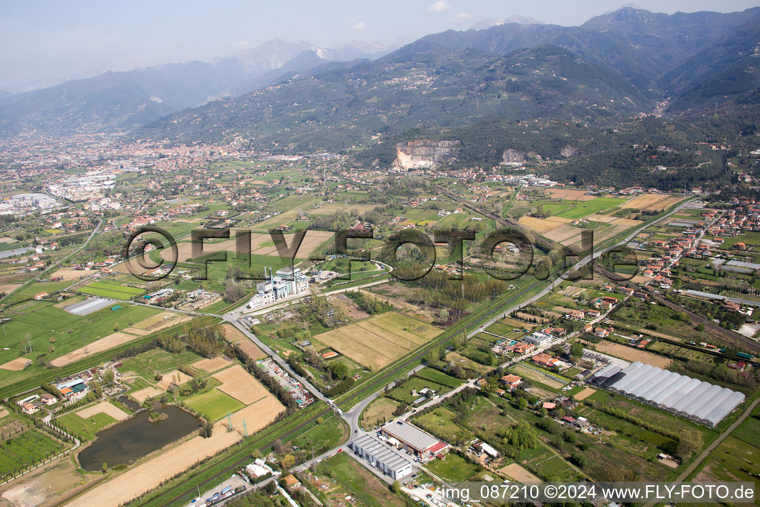 Vue aérienne de Camoirie à Camaiore dans le département Toscane, Italie