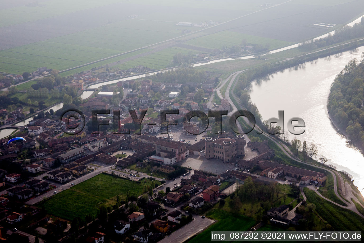 Vue aérienne de Mesola dans le département Ferrara, Italie