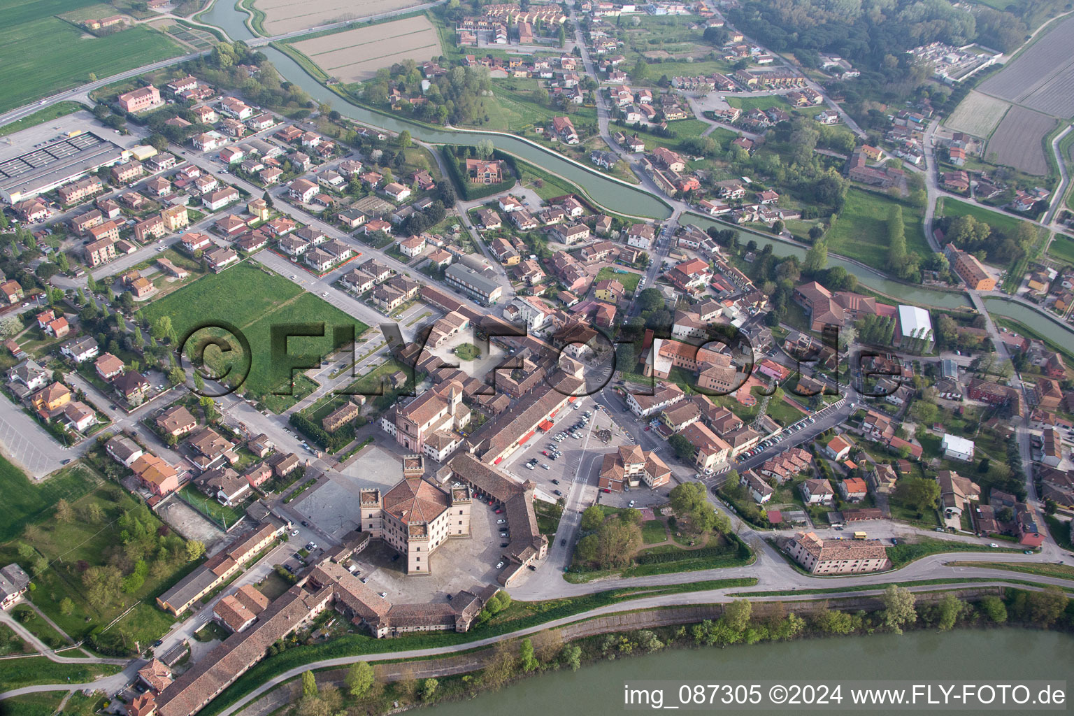 Enregistrement par drone de Mesola dans le département Ferrara, Italie