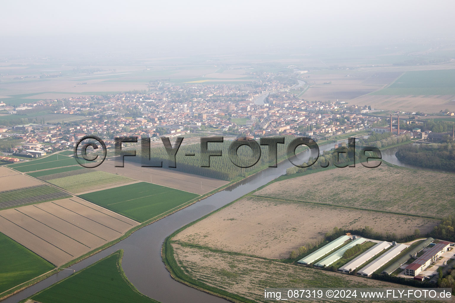 Vue aérienne de Codigoro dans le département Ferrara, Italie