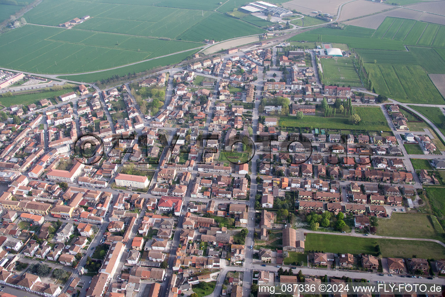 Vue oblique de Massa Fiscaglia dans le département Émilie-Romagne, Italie