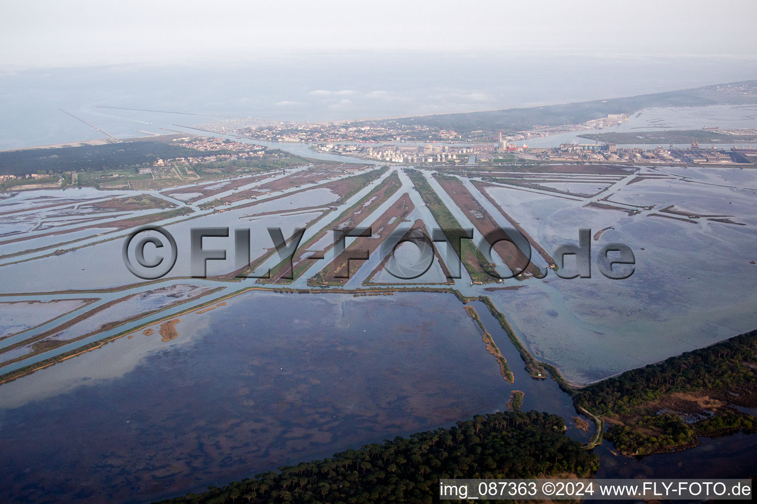 Vue aérienne de Marina di Ravenna dans le département Émilie-Romagne, Italie