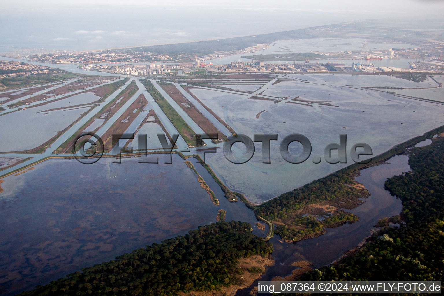 Photographie aérienne de Marina di Ravenna dans le département Émilie-Romagne, Italie