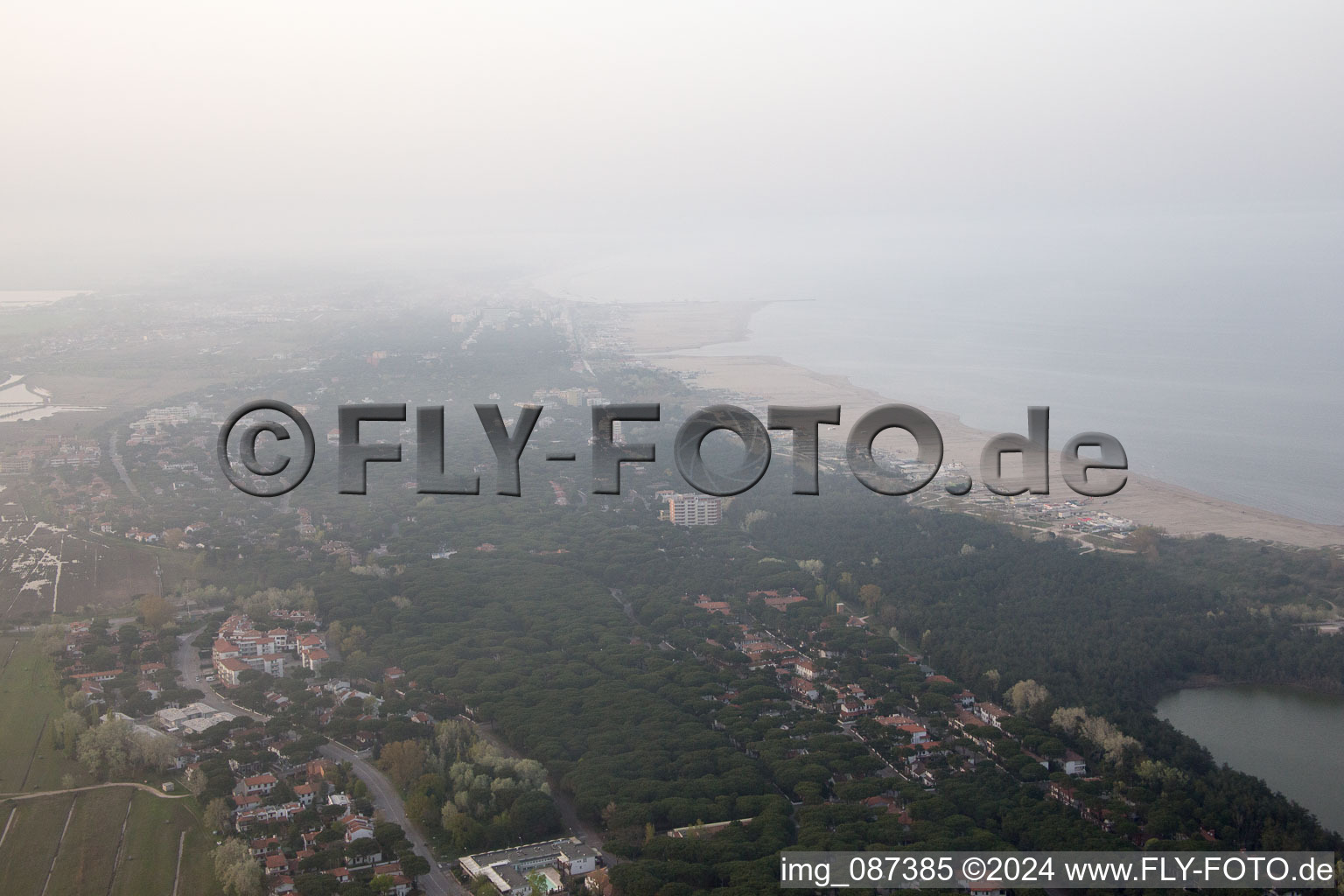 Vue oblique de Comacchio, Lido di Spina à Lido di Spina dans le département Émilie-Romagne, Italie