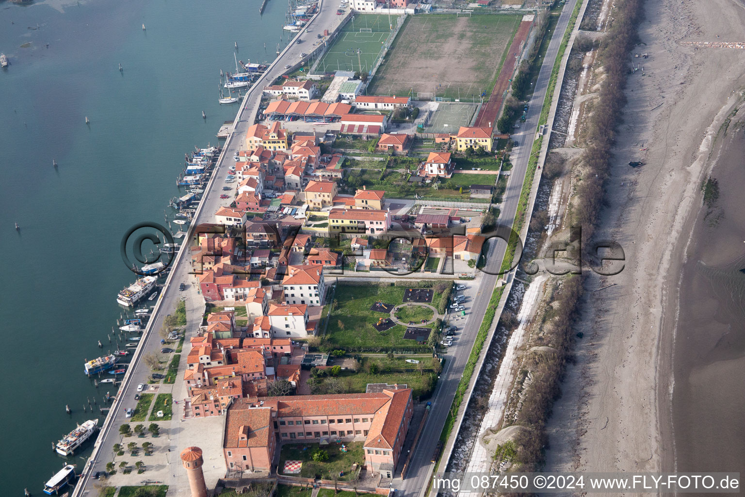 Vue oblique de Zone d'habitation dans le quartier Pellestrina à Venise à Pellestrina dans le département Vénétie, Italie