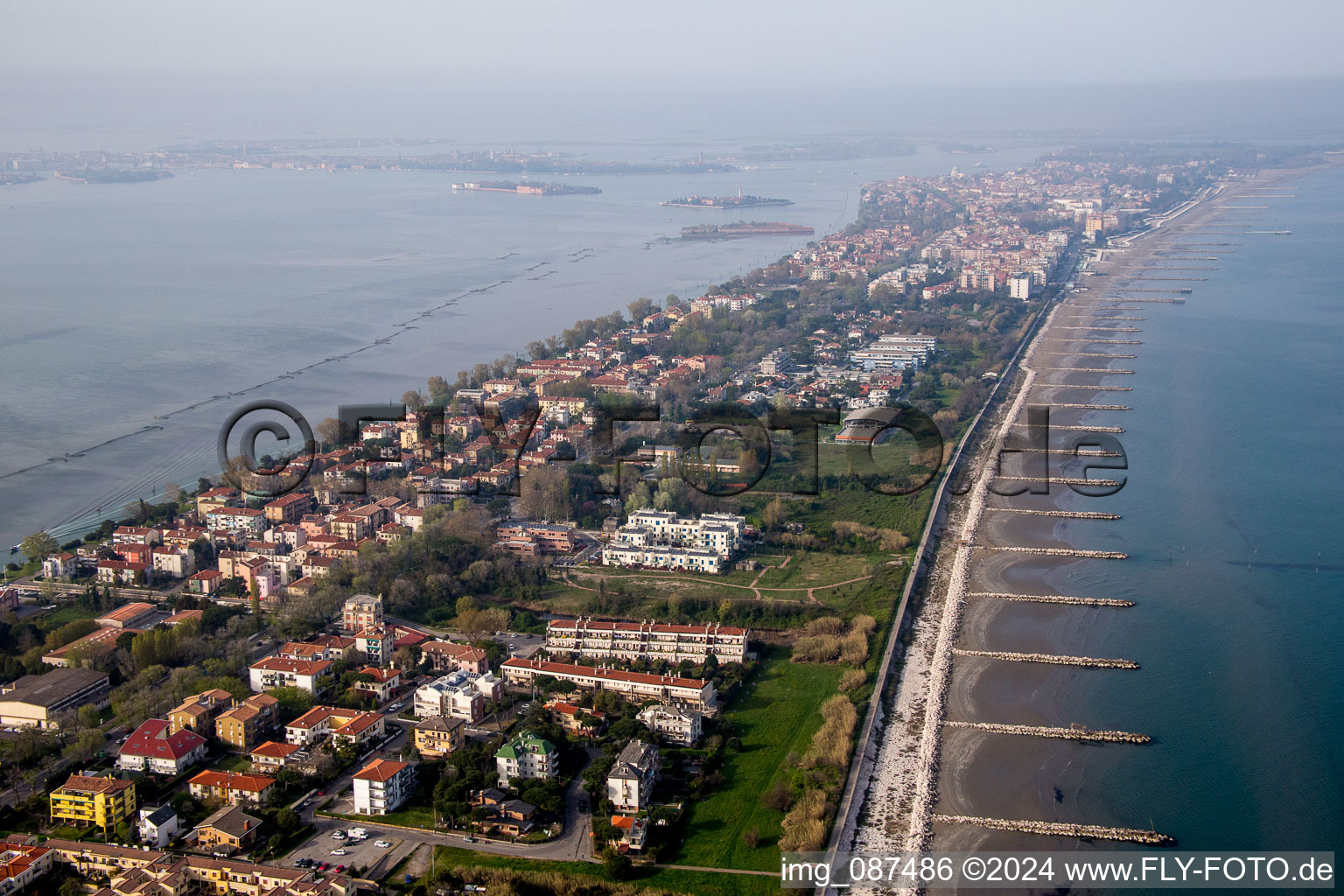 Malamocco dans le département Vénétie, Italie depuis l'avion