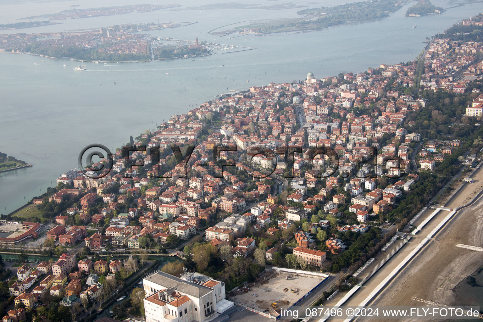 Vue aérienne de Citta Giardino à Venezia dans le département Vénétie, Italie