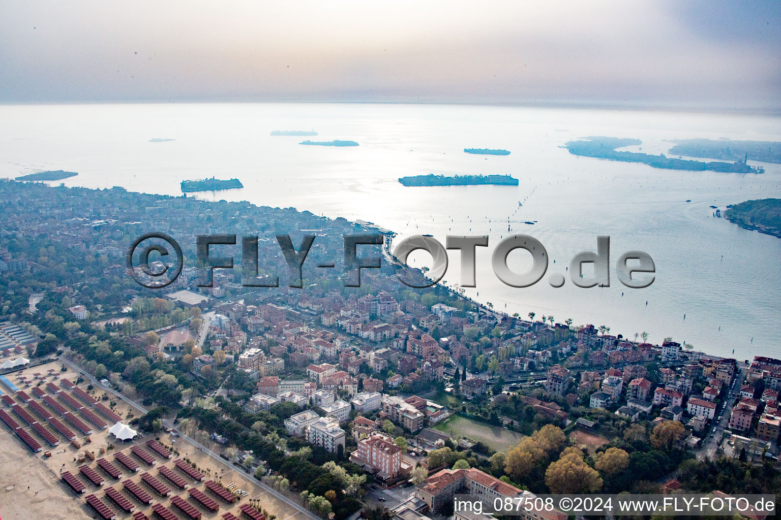 Vue aérienne de San Nicolò di Lido dans le département Vénétie, Italie