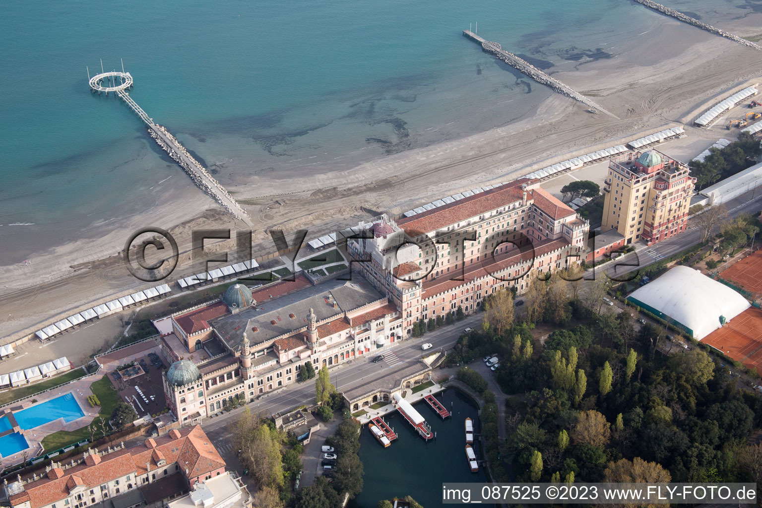 Vue aérienne de Lido de Venise, Casino à Venezia dans le département Vénétie, Italie