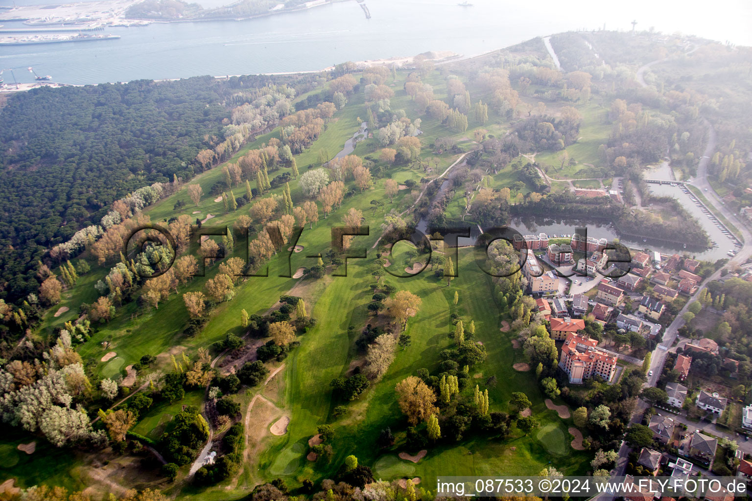 Vue aérienne de Beroni dans le département Vénétie, Italie