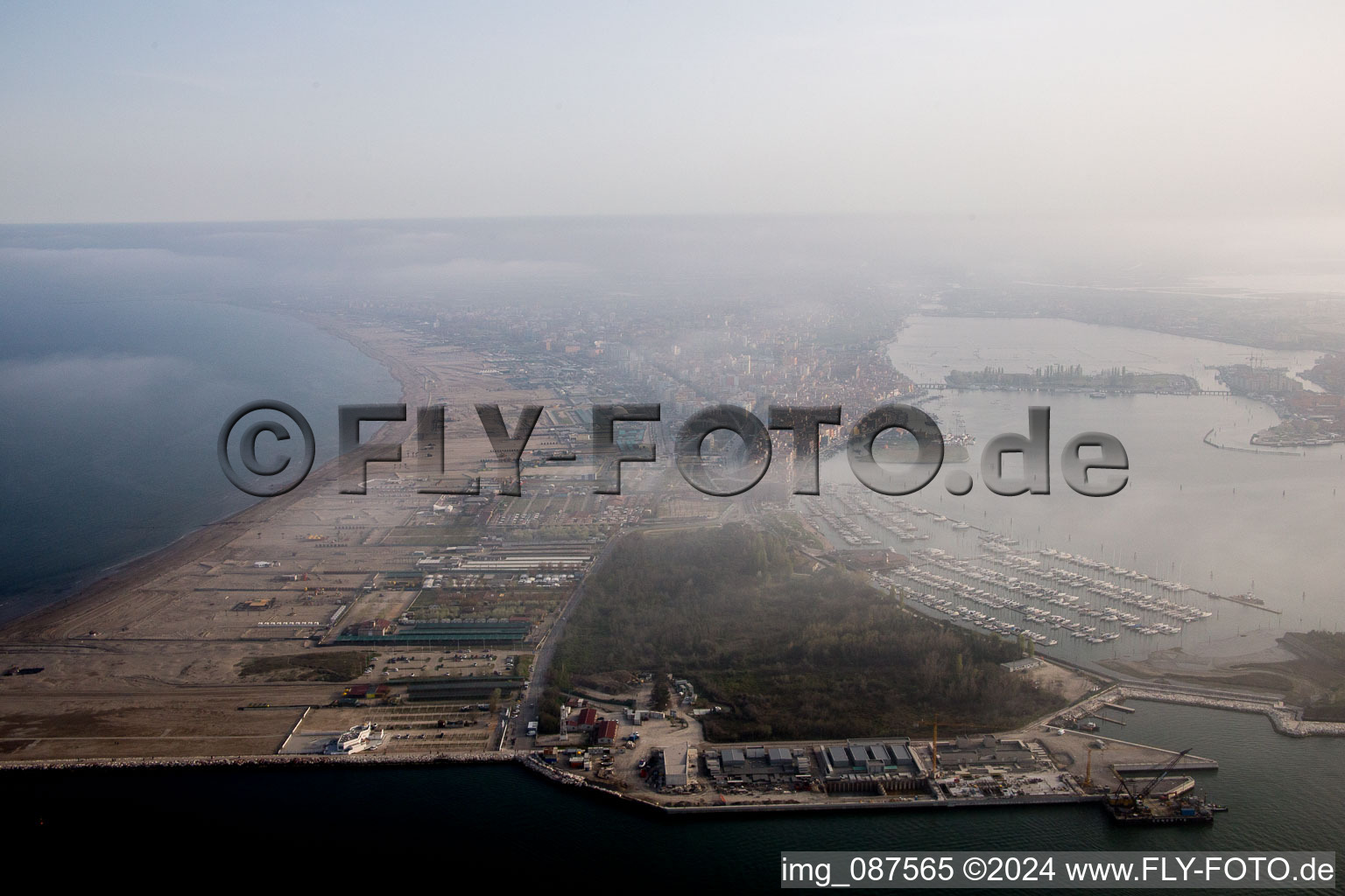 Sottomarina à Faro dans le département Vénétie, Italie d'en haut