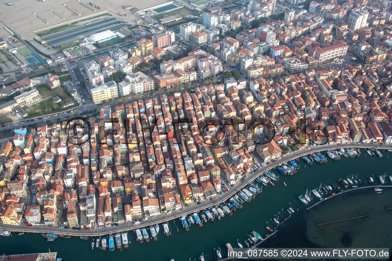 Chioggia dans le département Metropolitanstadt Venedig, Italie d'un drone