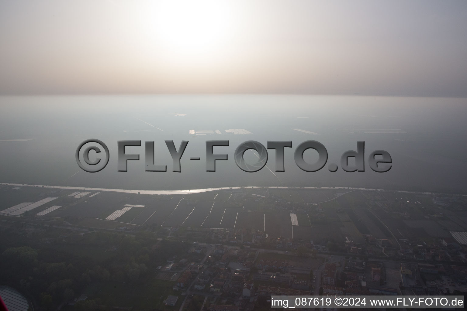 Fossone d'Adige dans le département Vénétie, Italie depuis l'avion