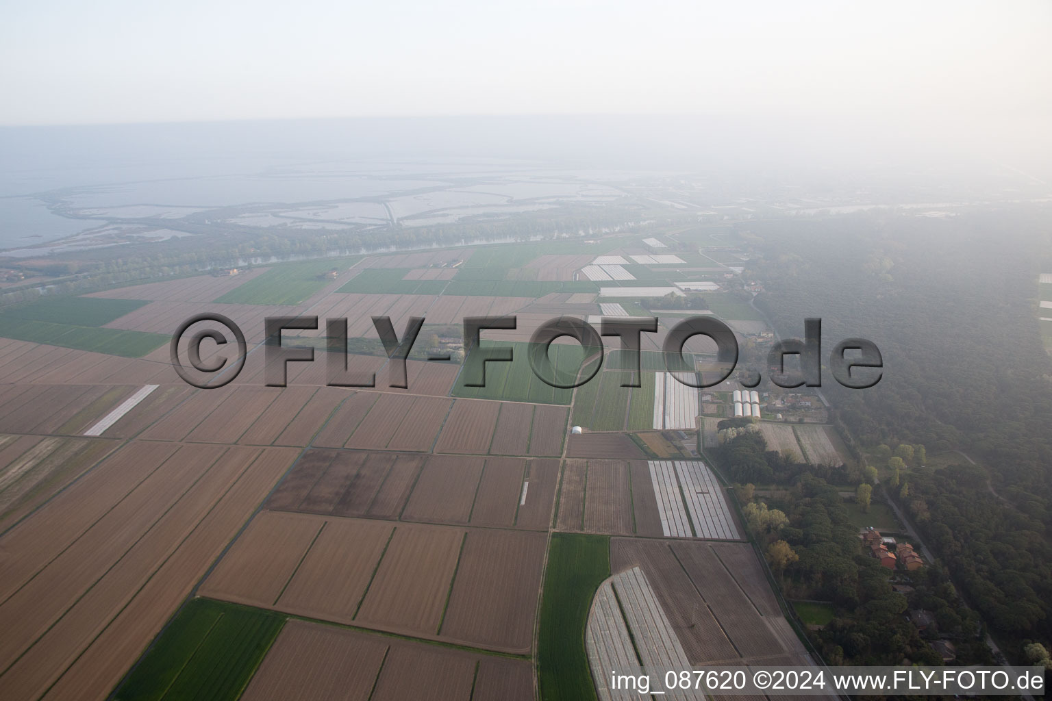 Vue d'oiseau de Fossone d'Adige dans le département Vénétie, Italie