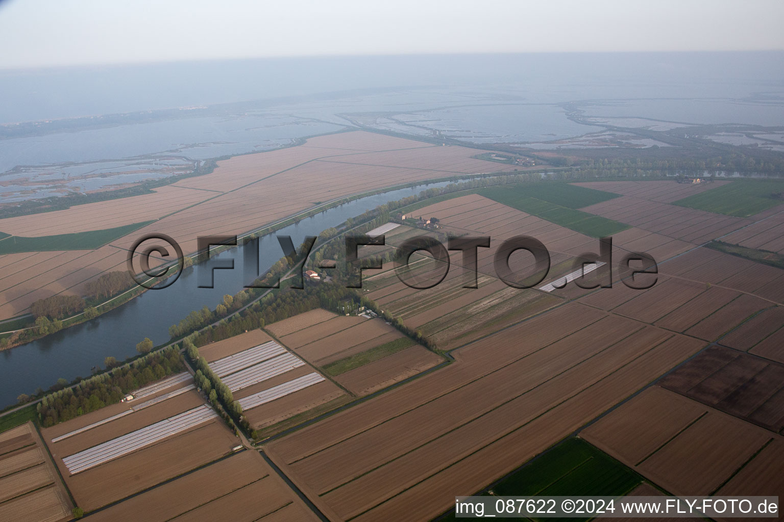 Enregistrement par drone de Fossone d'Adige dans le département Vénétie, Italie