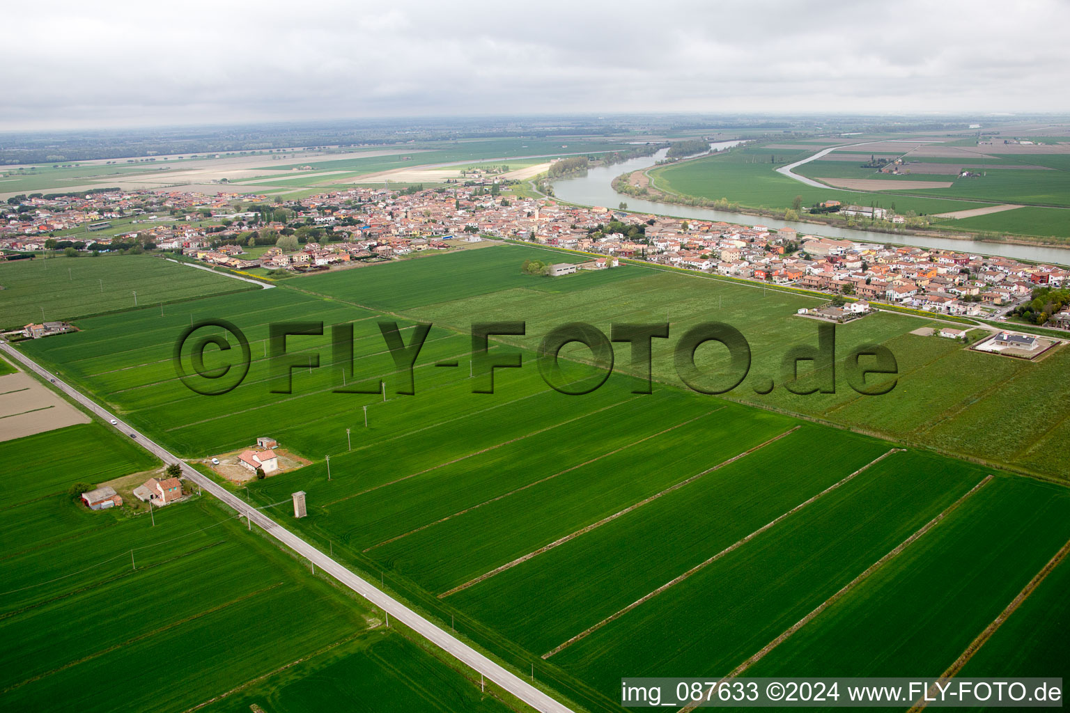 Vue aérienne de Goro dans le département Ferrara, Italie