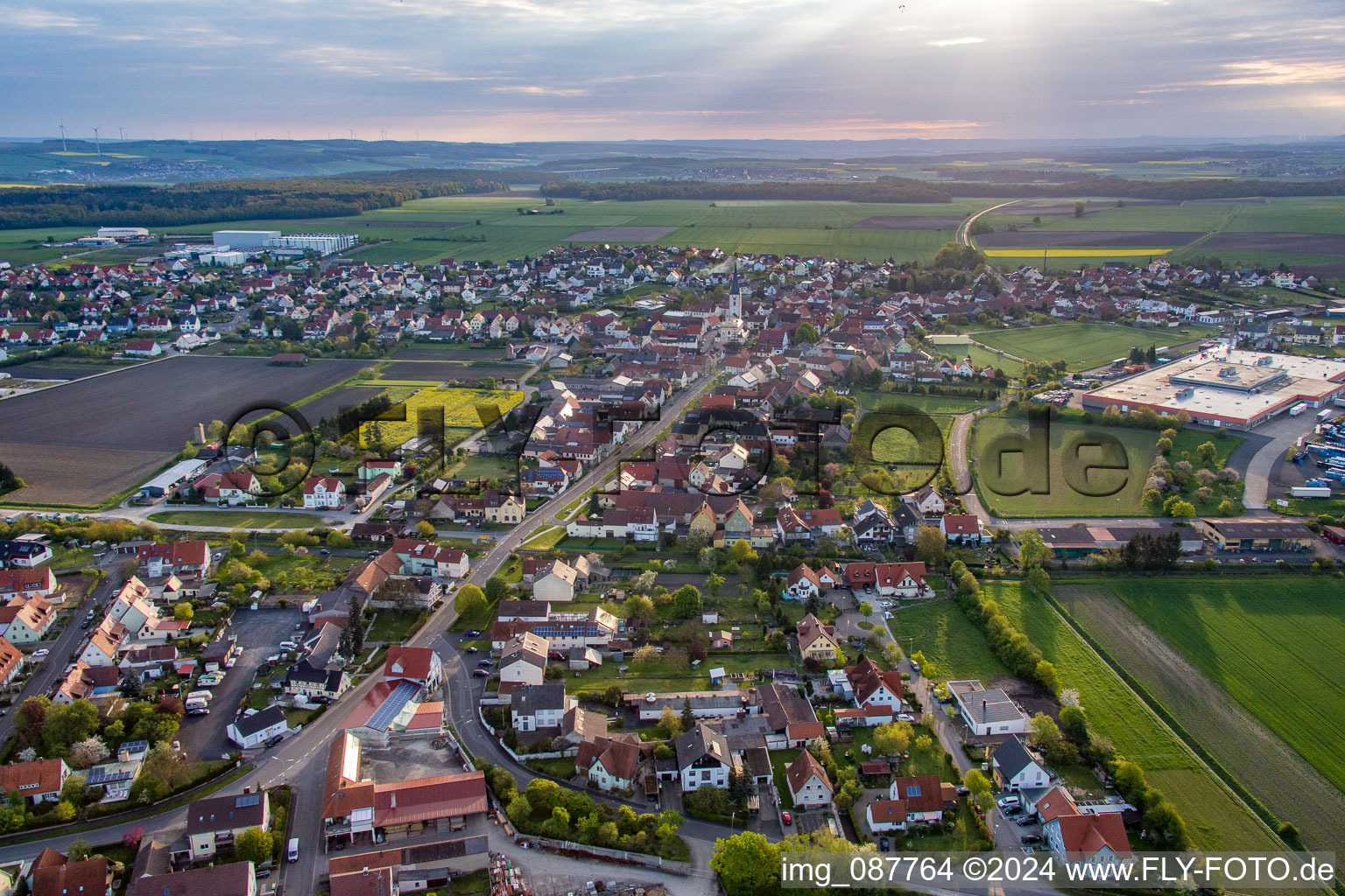 Vue aérienne de Grettstadt dans le département Bavière, Allemagne