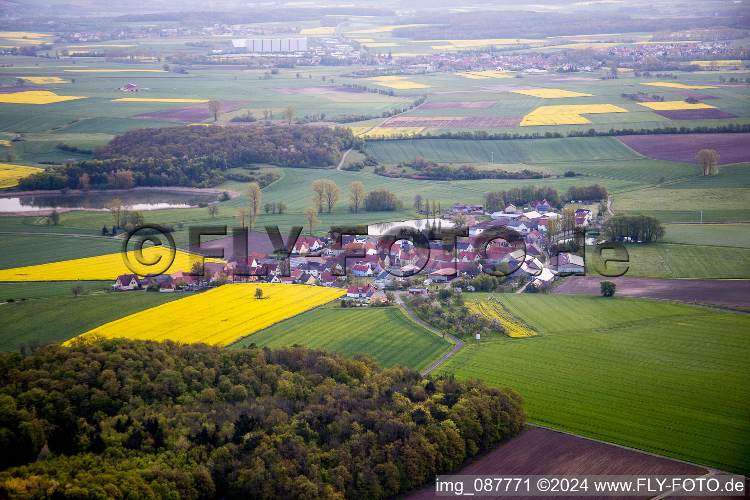 Vue aérienne de Quartier Kleinrheinfeld in Donnersdorf dans le département Bavière, Allemagne