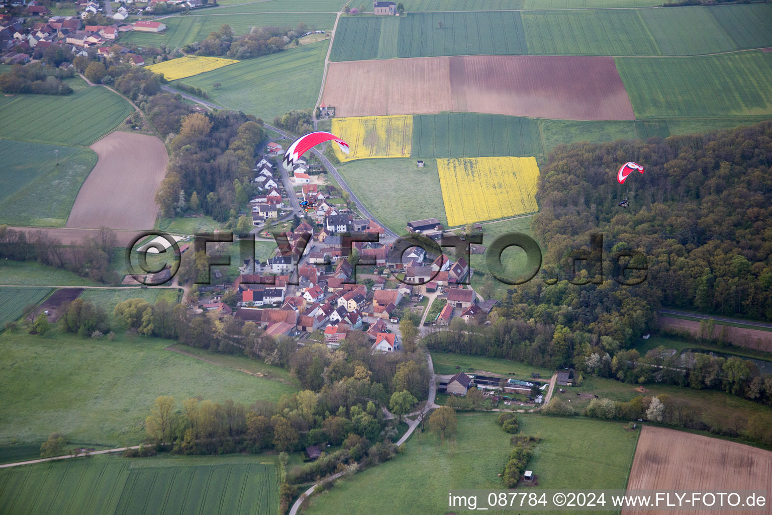 Vue aérienne de Quartier Vögnitz in Sulzheim dans le département Bavière, Allemagne