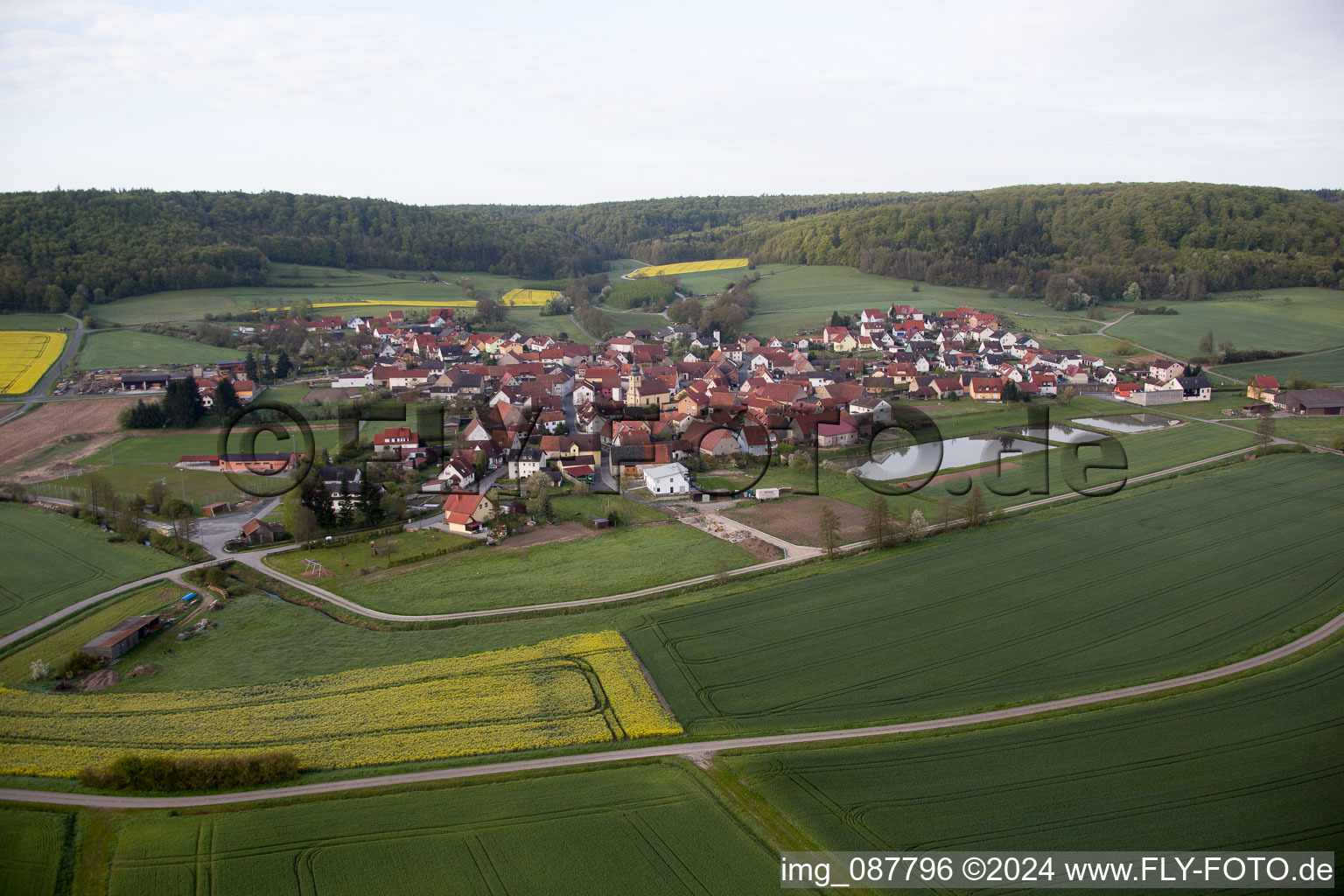 Vue oblique de Près de Rauhenebrach à Geusfeld dans le département Bavière, Allemagne