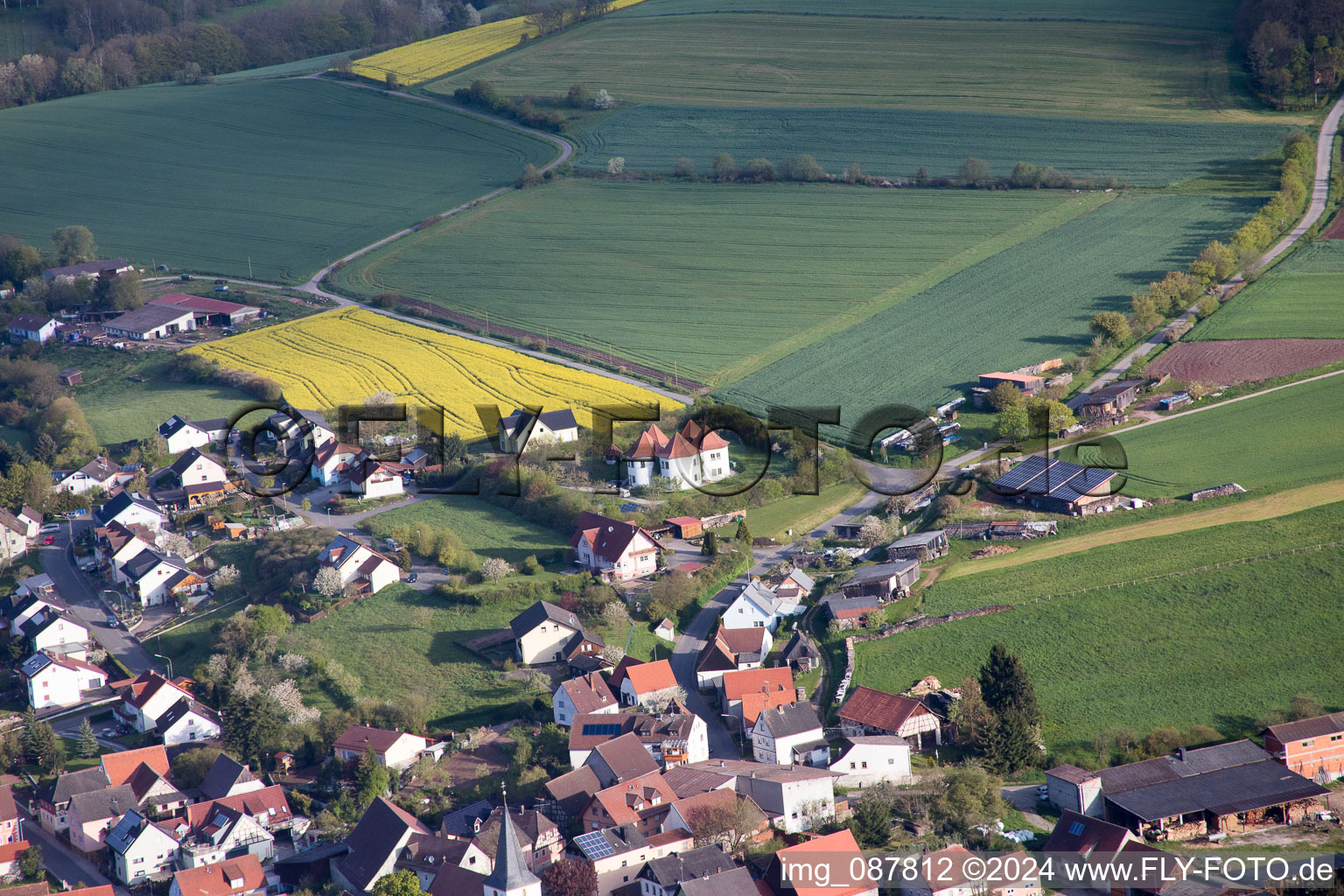 Vue aérienne de Quartier Theinheim in Rauhenebrach dans le département Bavière, Allemagne