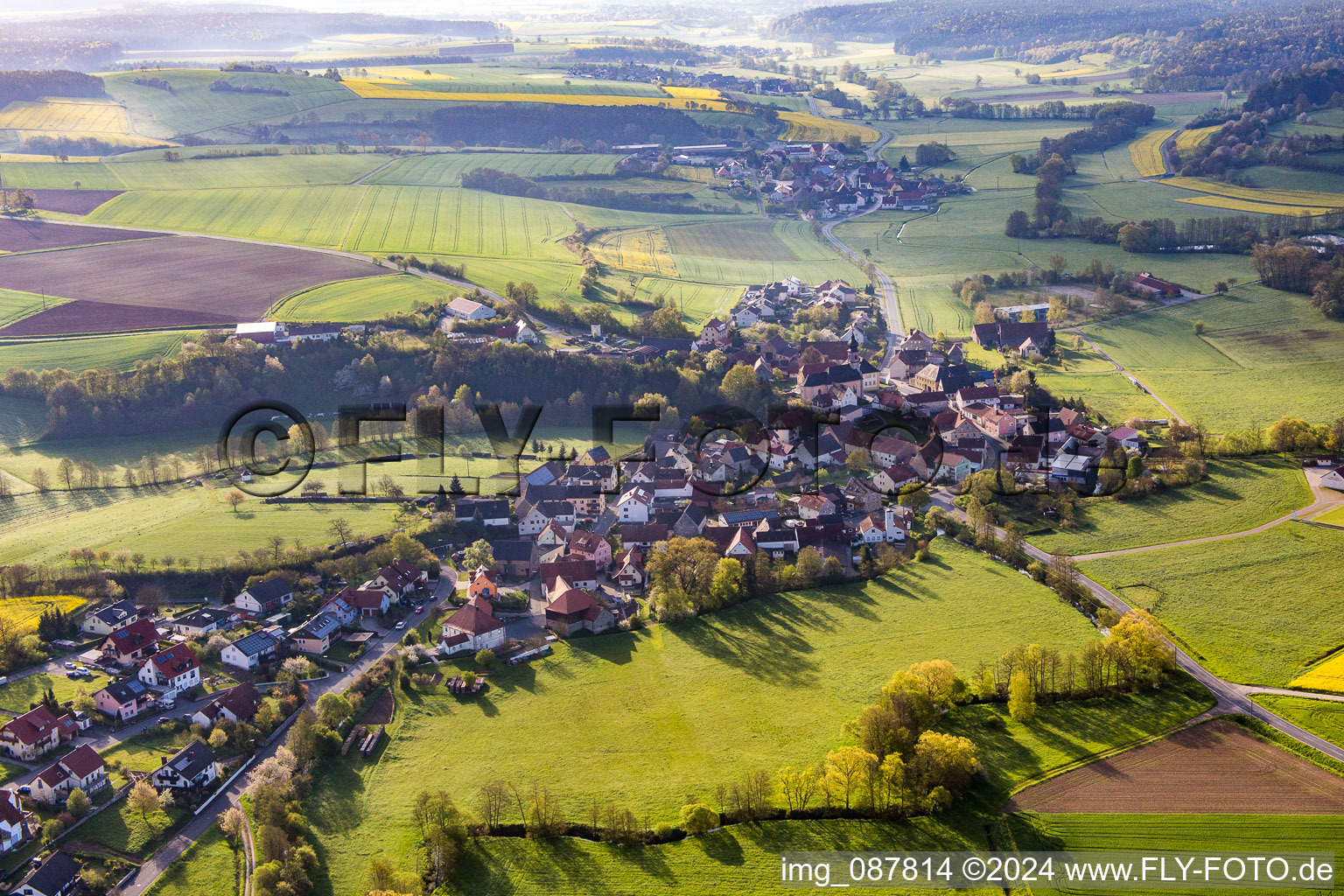 Vue aérienne de Quartier Prölsdorf in Rauhenebrach dans le département Bavière, Allemagne