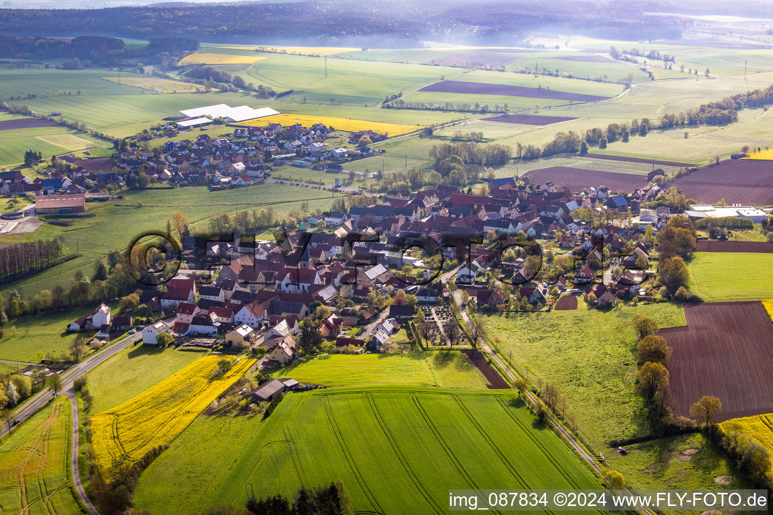 Vue aérienne de Quartier Ampferbach in Burgebrach dans le département Bavière, Allemagne