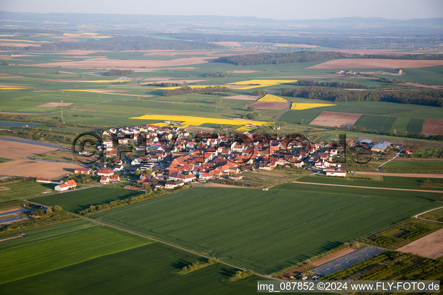 Quartier Lindach in Kolitzheim dans le département Bavière, Allemagne depuis l'avion