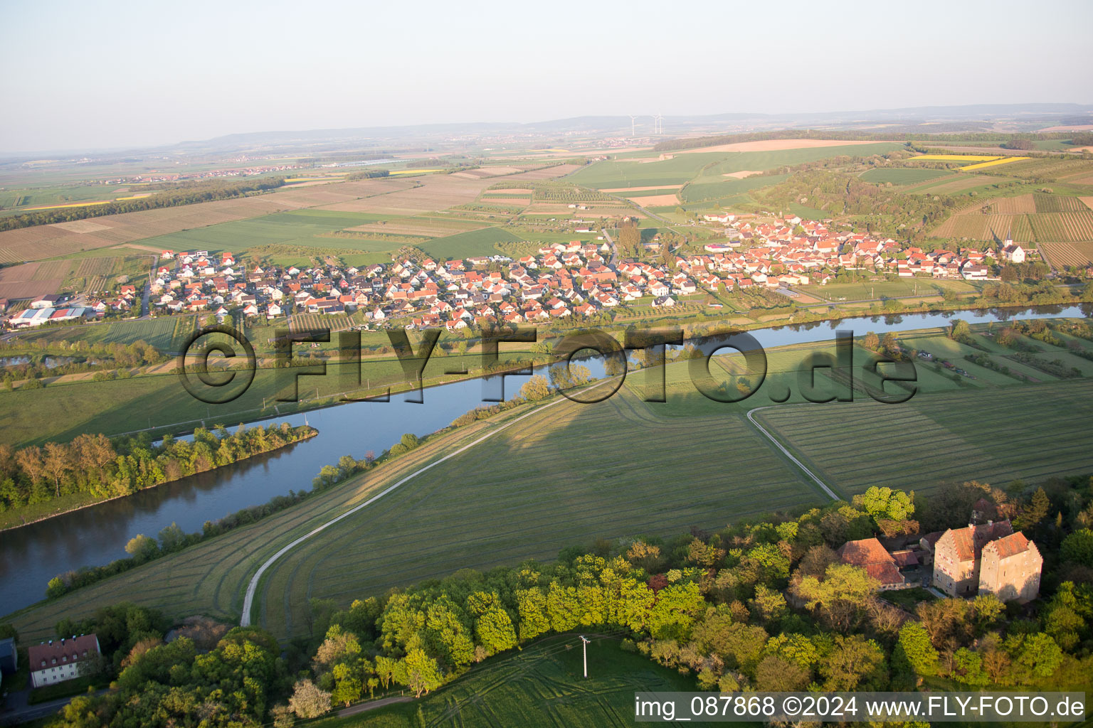 Vue aérienne de Stammheim à Kolitzheim dans le département Bavière, Allemagne