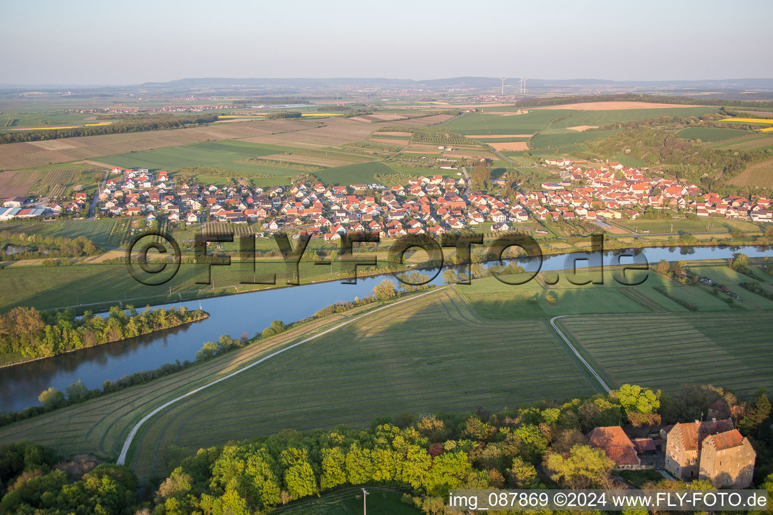 Vue aérienne de Zones riveraines du Main à le quartier Stammheim in Kolitzheim dans le département Bavière, Allemagne