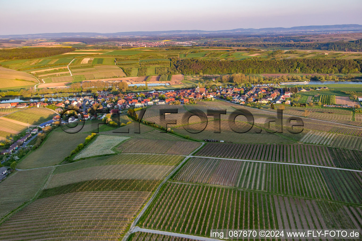 Vue aérienne de Quartier Obereisenheim in Eisenheim dans le département Bavière, Allemagne