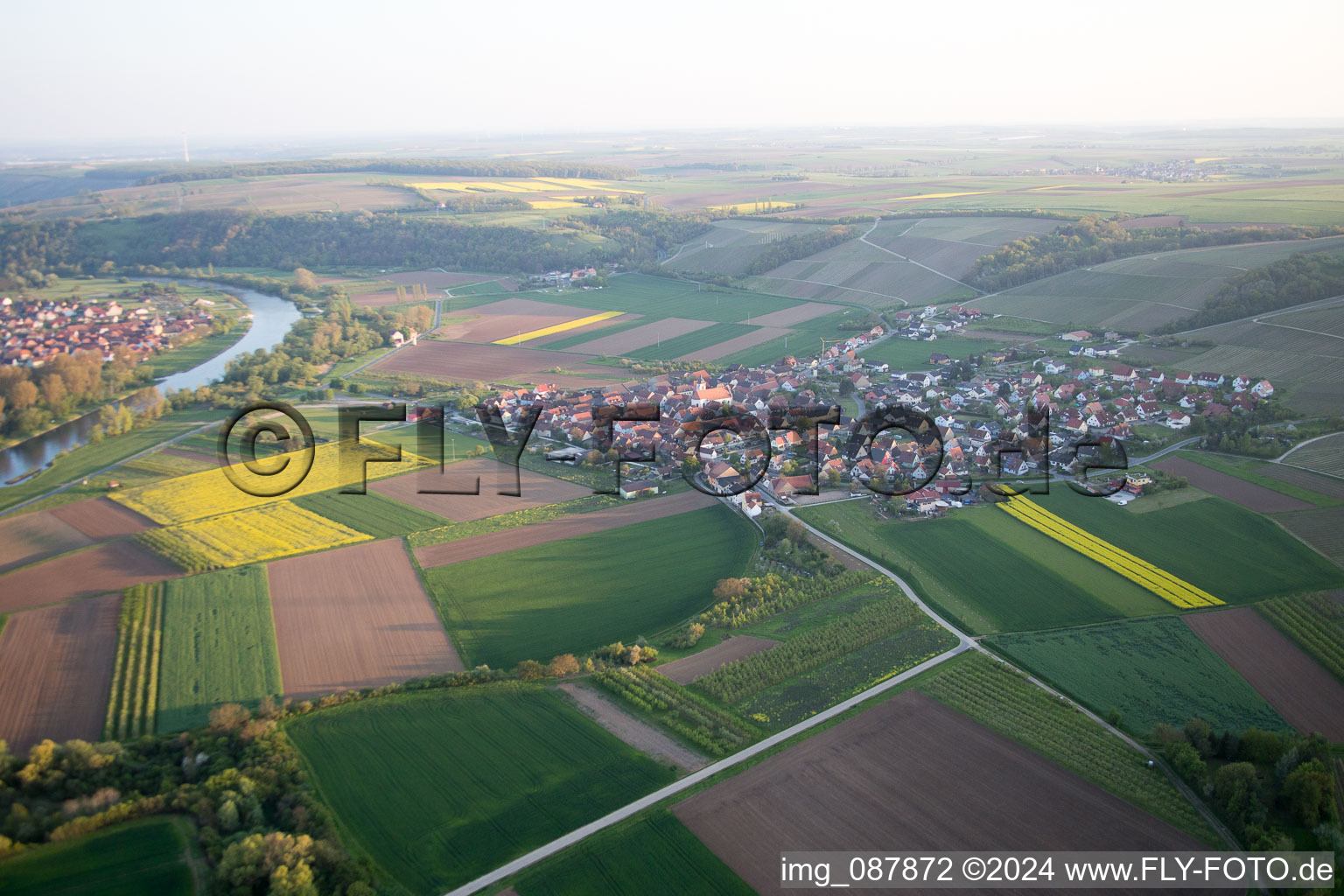 Quartier Untereisenheim in Eisenheim dans le département Bavière, Allemagne hors des airs