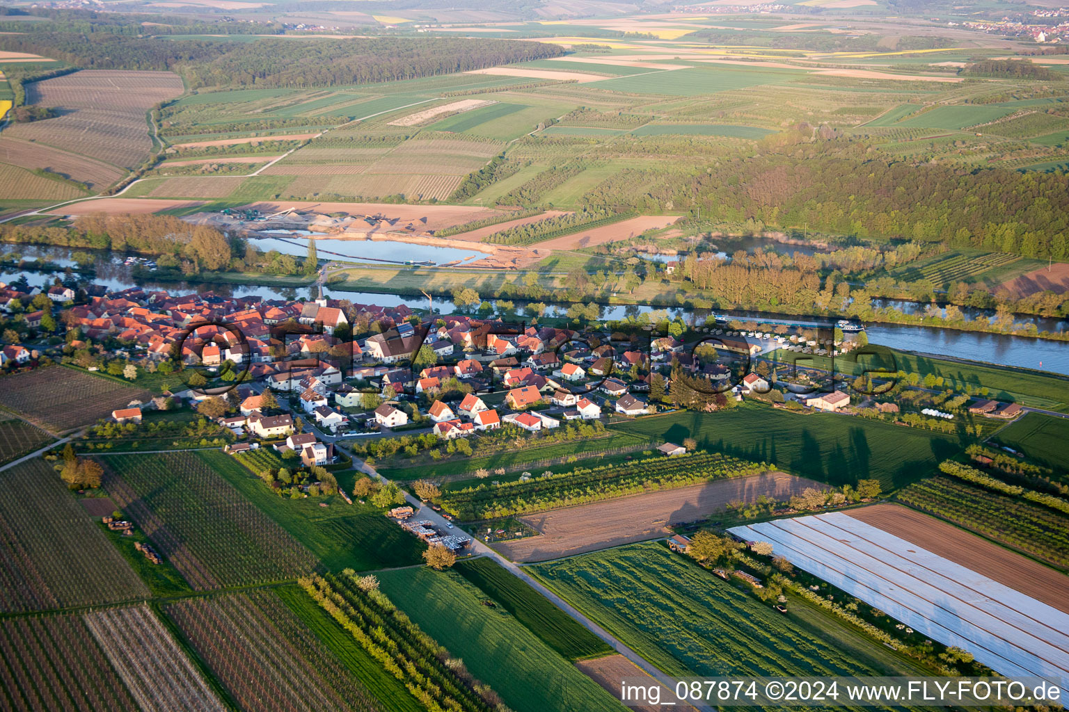 Vue aérienne de Quartier Obereisenheim in Eisenheim dans le département Bavière, Allemagne