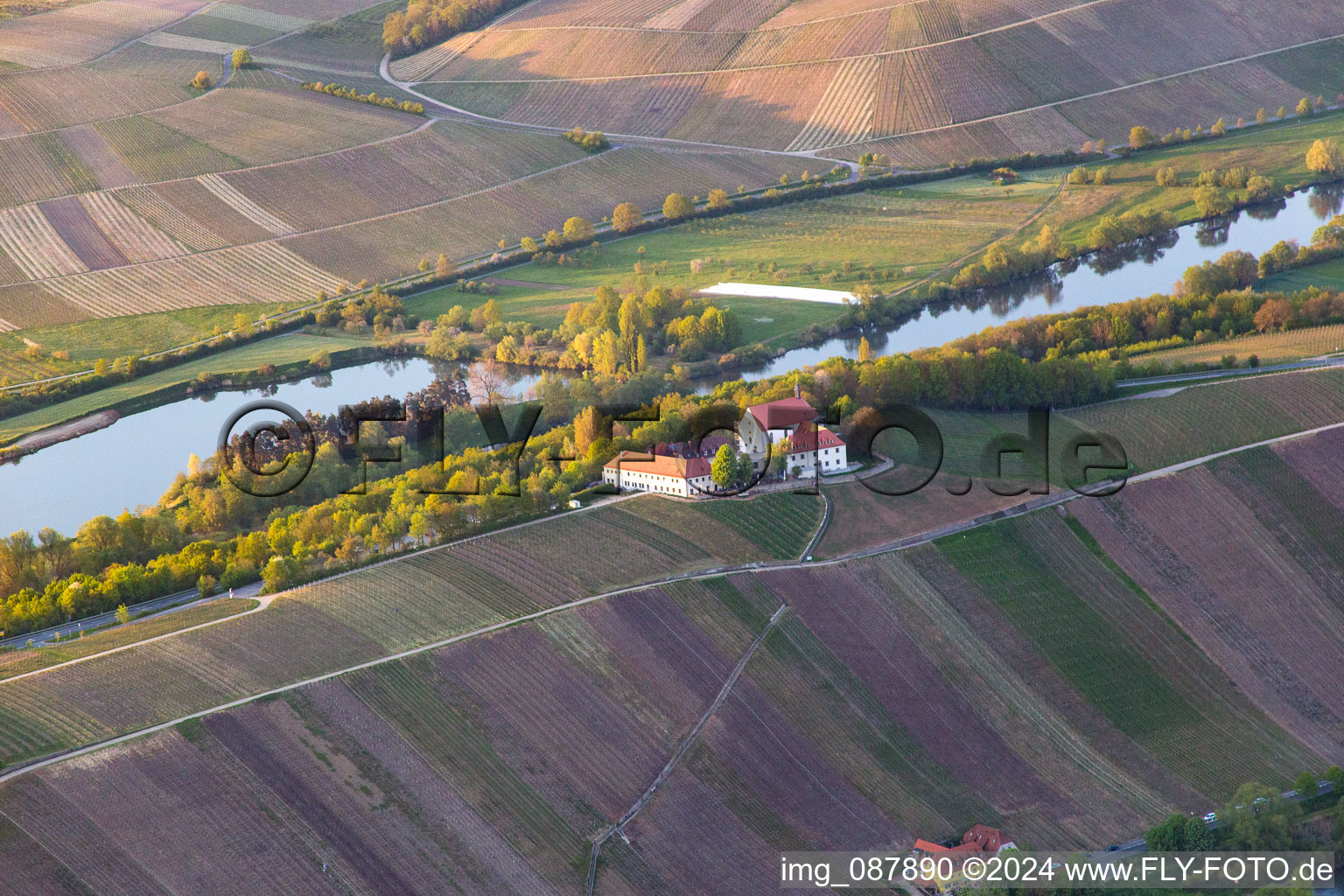 Photographie aérienne de Vogelsbourg à le quartier Escherndorf in Volkach dans le département Bavière, Allemagne