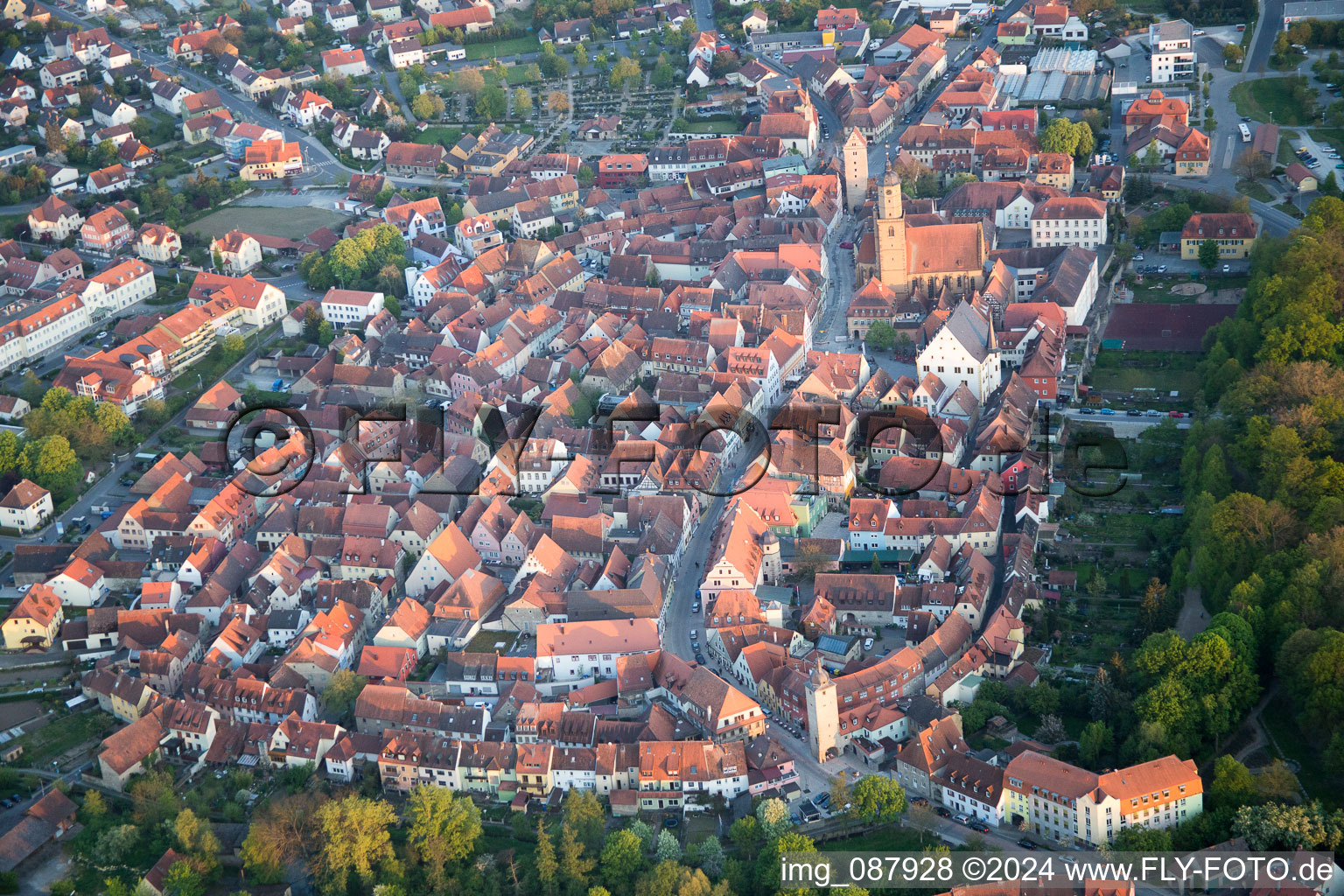 Vue d'oiseau de Volkach dans le département Bavière, Allemagne