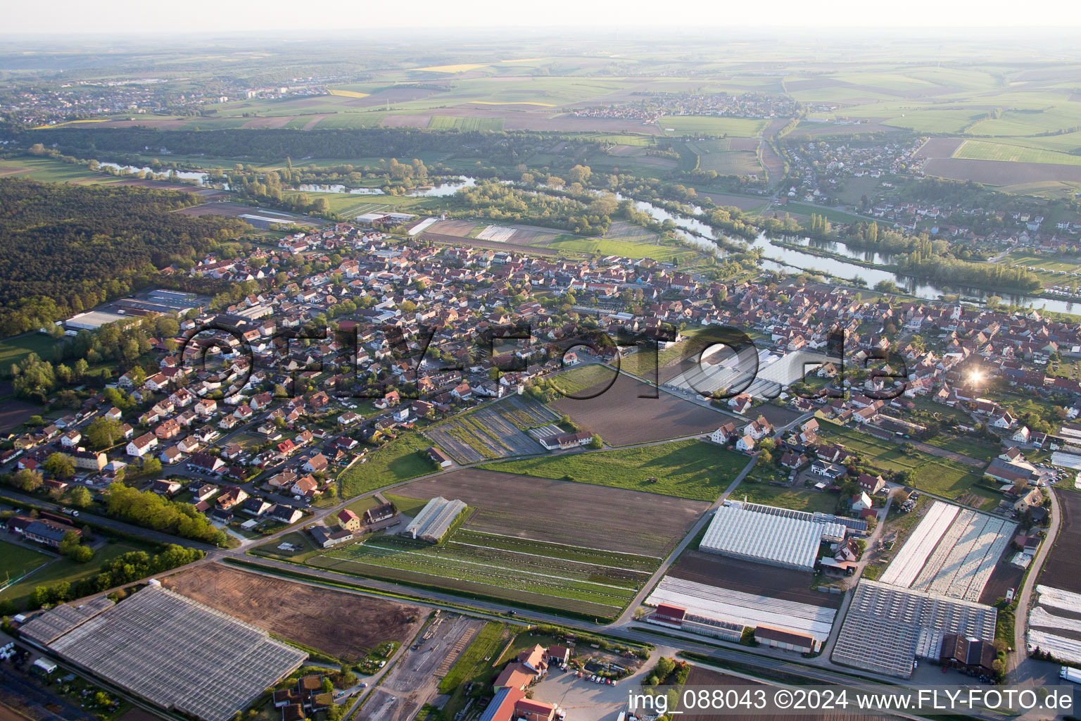 Vue aérienne de Albertshofen dans le département Bavière, Allemagne