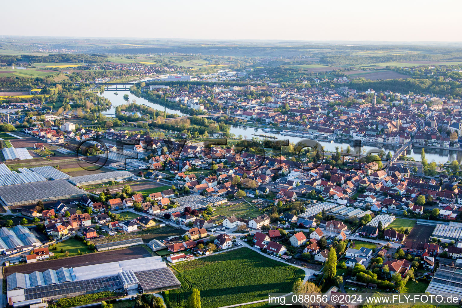 Kitzingen dans le département Bavière, Allemagne hors des airs