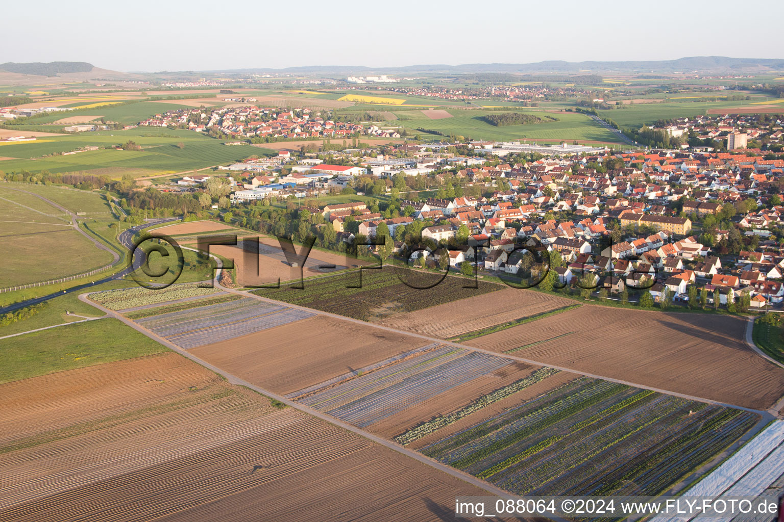 Vue aérienne de Quartier Hoheim in Kitzingen dans le département Bavière, Allemagne